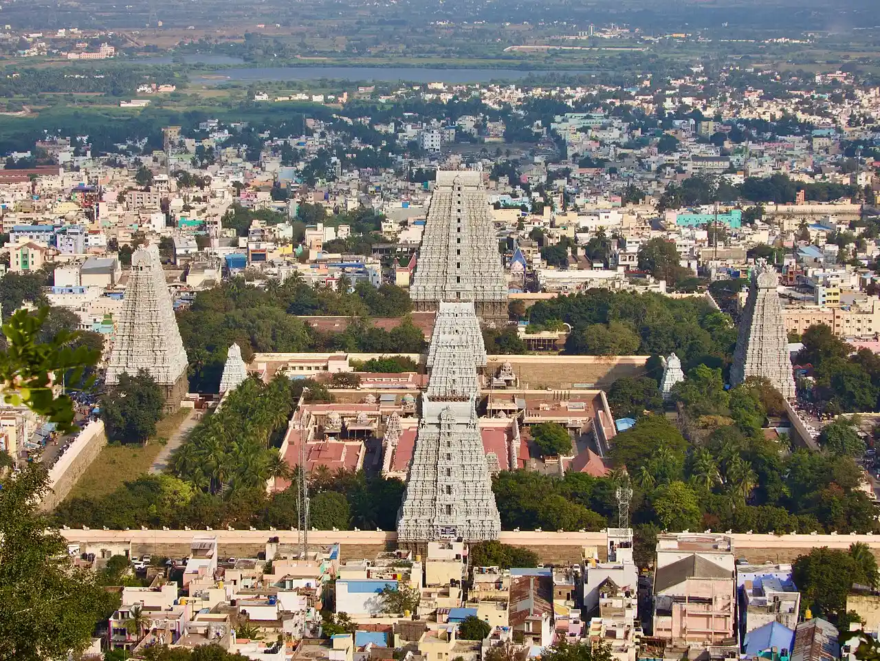 Arunachalesvara Temple, the manipooragam stalam in Tamil Nadu. Image Credits: Wikimedia Commons