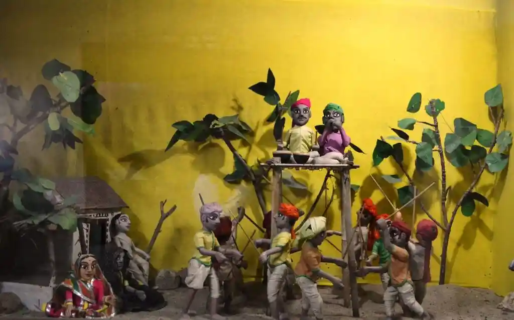 कठपुतलियों से दिखाया गिंदड़ नृत्य, लोक कला मंडल: तस्वीर साभार- abhijna e-museum 
