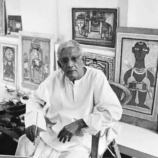 Jamini Roy with his showcased artworks; Source: Public Domain