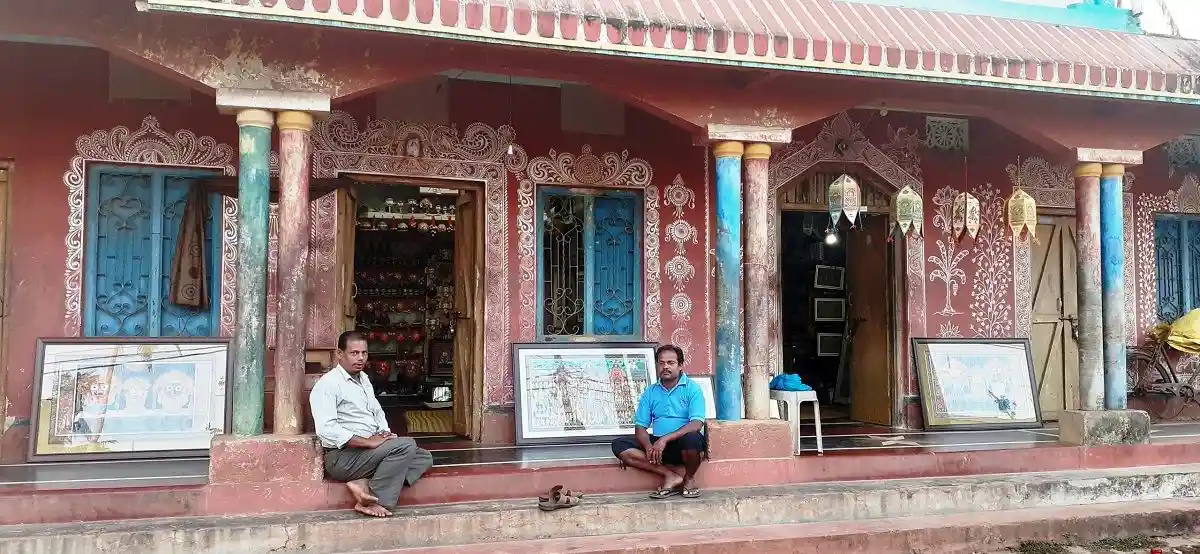 The village of Raghurajpur: A pioneer of Pattachitra Art; Image Source: Places to visit in Puri