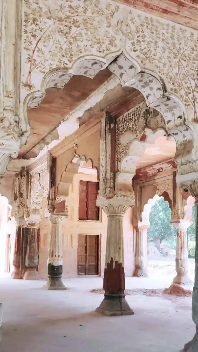 Inside view of  Roshanara Bagh 