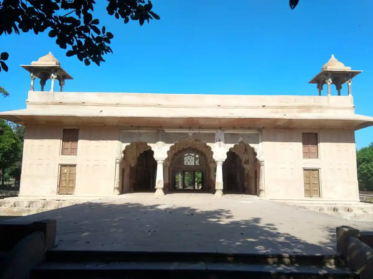 Inside view of  Roshanara Bagh 