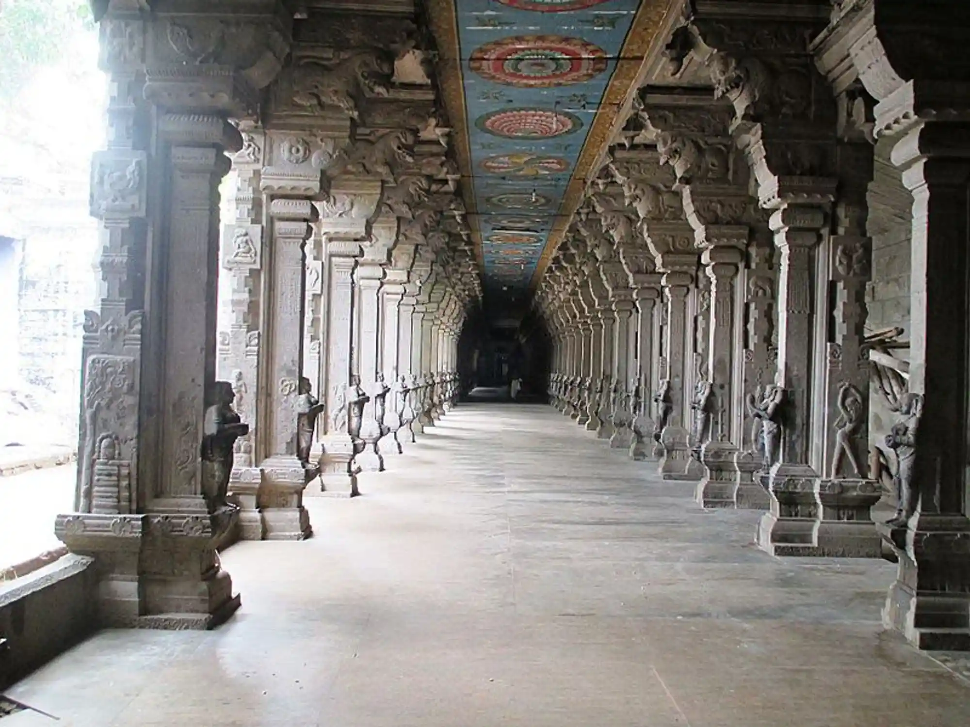 The pillars at the Temple I Source: Wikimedia Commons