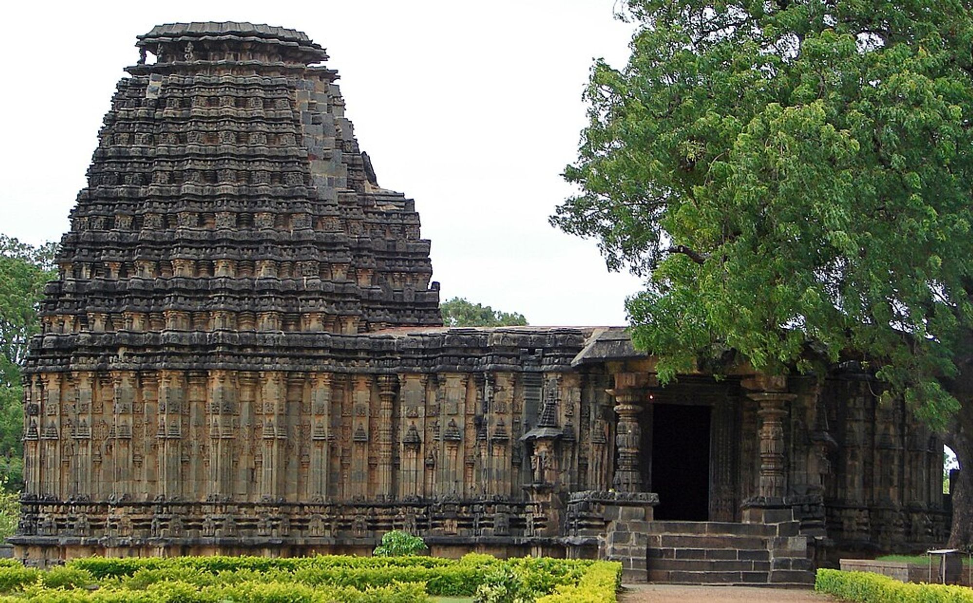 The unique Doddabasappa temple at Dambal I Source: Wikipedia