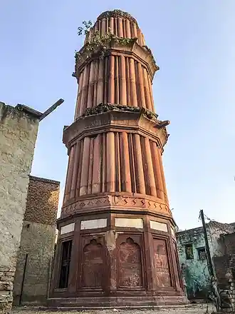 Chota Qutub Minar. Image Courtesy:  Wikimedia Commons