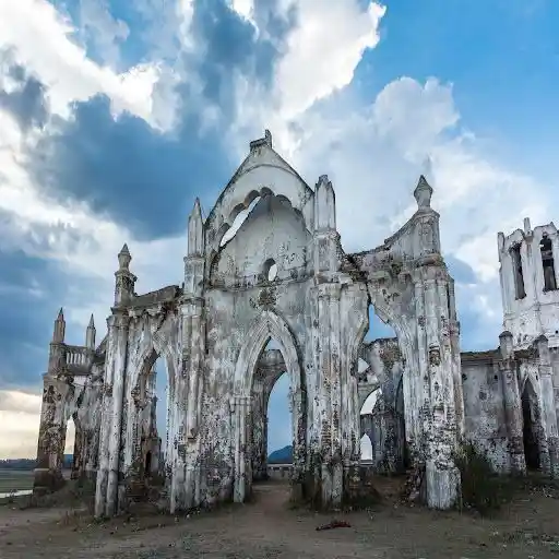 The ruins of Shettihalli Rosary church, Image source- Lost with purpose 