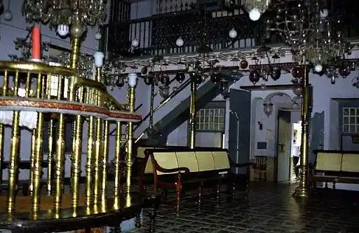 Source: Wikimedia Commons The interior of the Paradesi Synagogue
